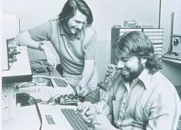 jobs-woz-appleII-77.jpg